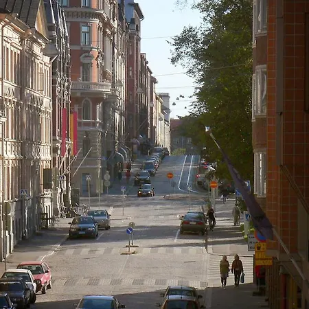 Picturesque Area In Center *