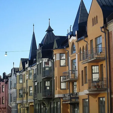 Picturesque Area In Center Daire