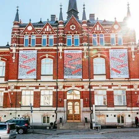 Picturesque Area In Center *