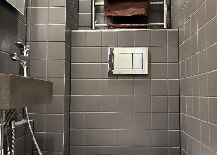 Iso Roobertinkatu - Picturesque Area In Center *